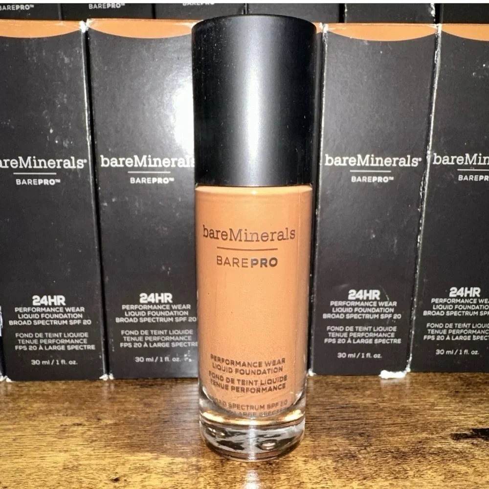NIB bareMinerals BAREPRO Performance Wear Liquid Foundation SPF 20 Maple 1 oz